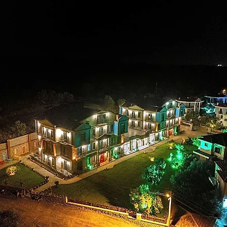 فندق Cunda Nisa 3*